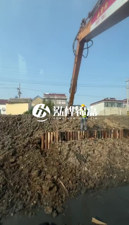 畢節(jié)市挖機打木樁專業(yè)施工-河道護坡木樁會不會腐爛？