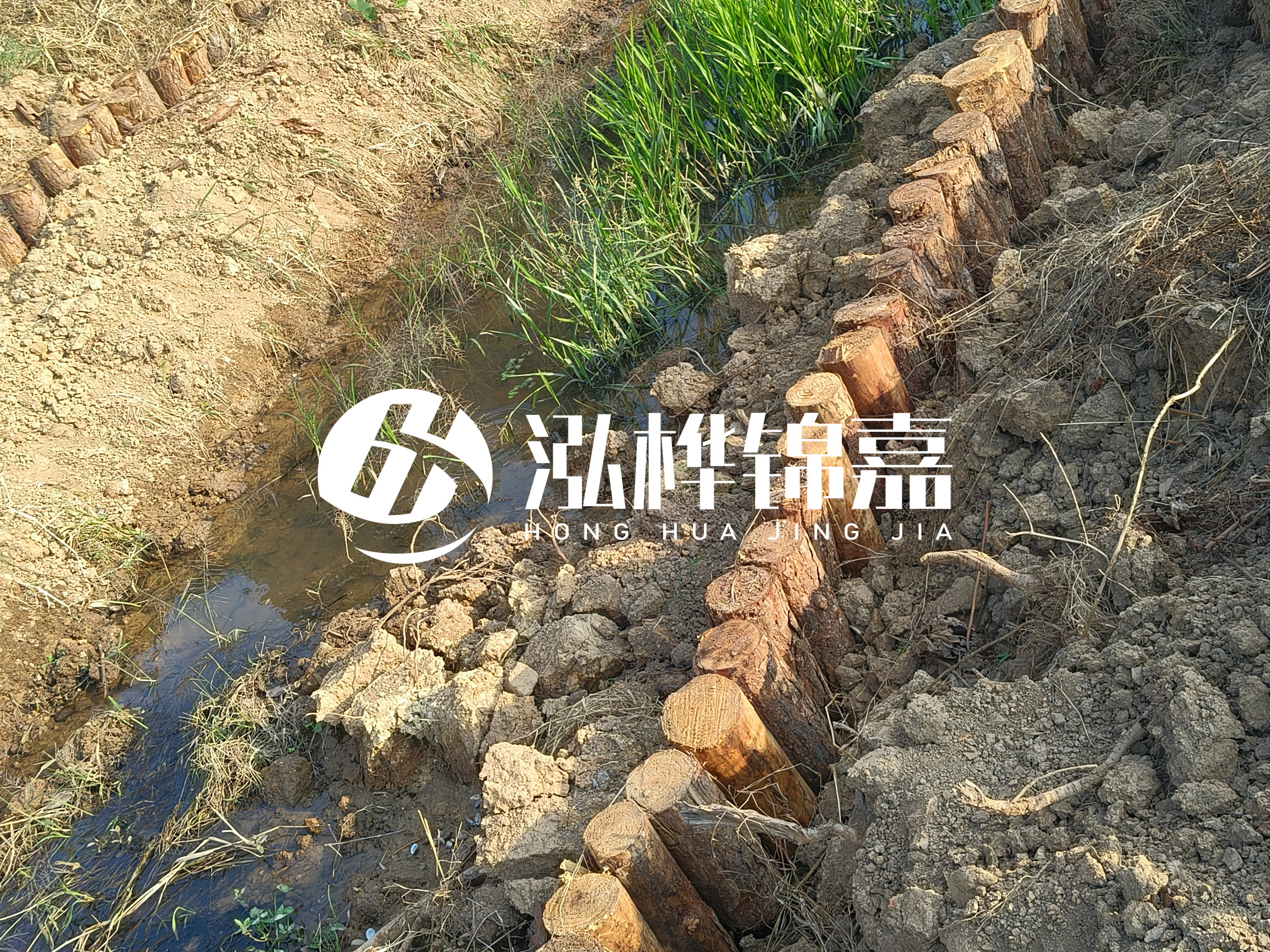 松木樁批發(fā)廠家泓樺錦嘉-樁間距指的是什么間距？